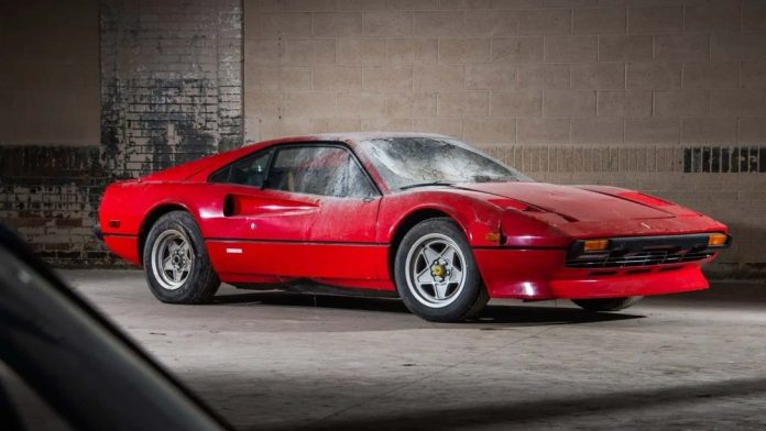 Вінтажний суперкар Ferrari 308 GTB Vetroresin