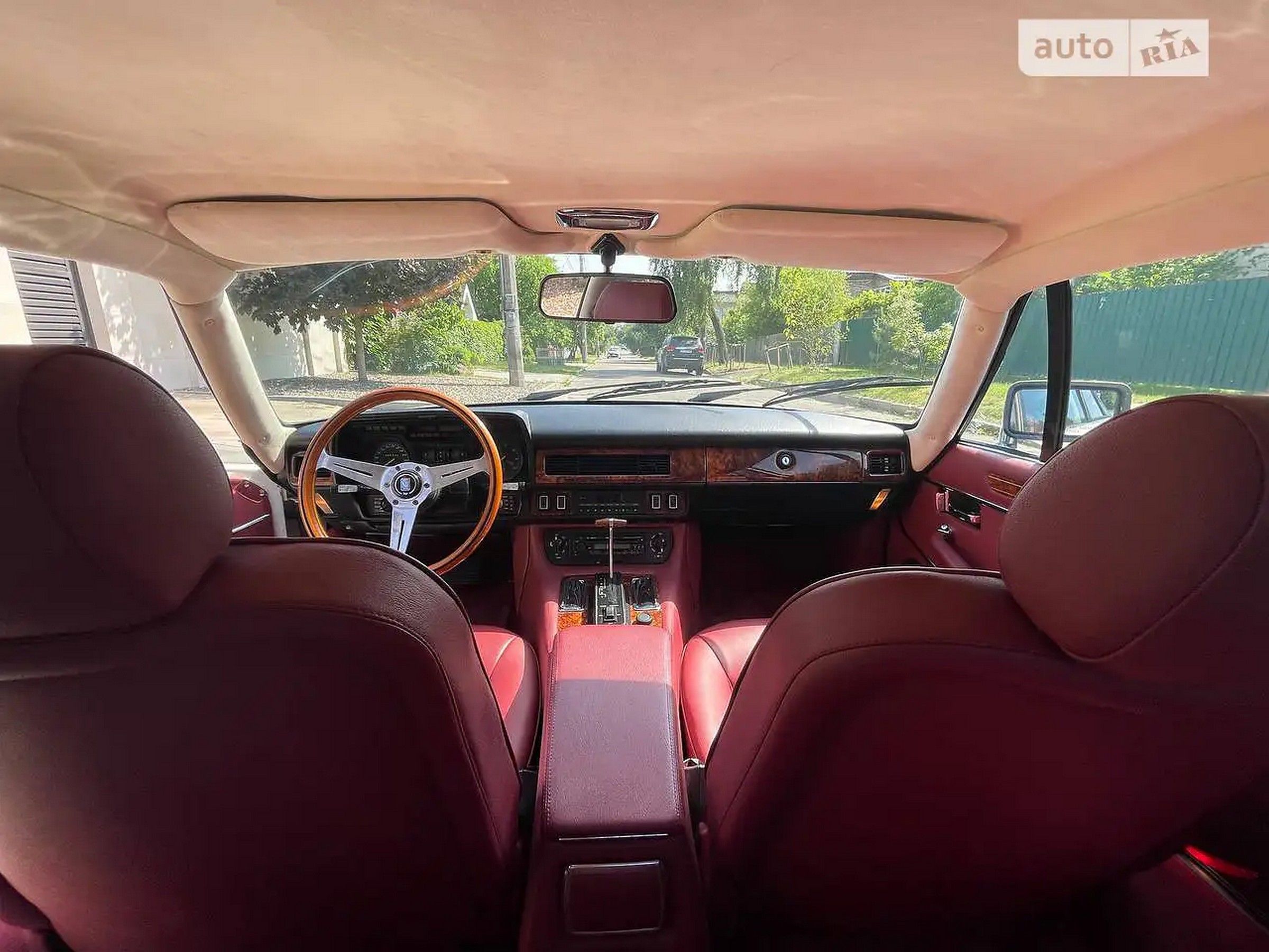 В Україні продають унікальний Jaguar XJS за $79 000