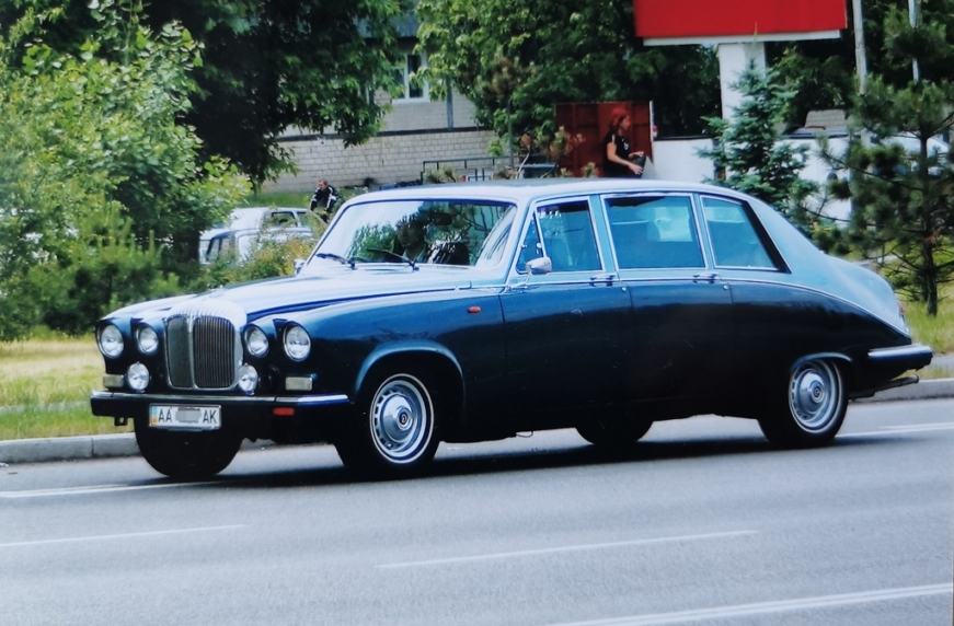 Daimler ds420