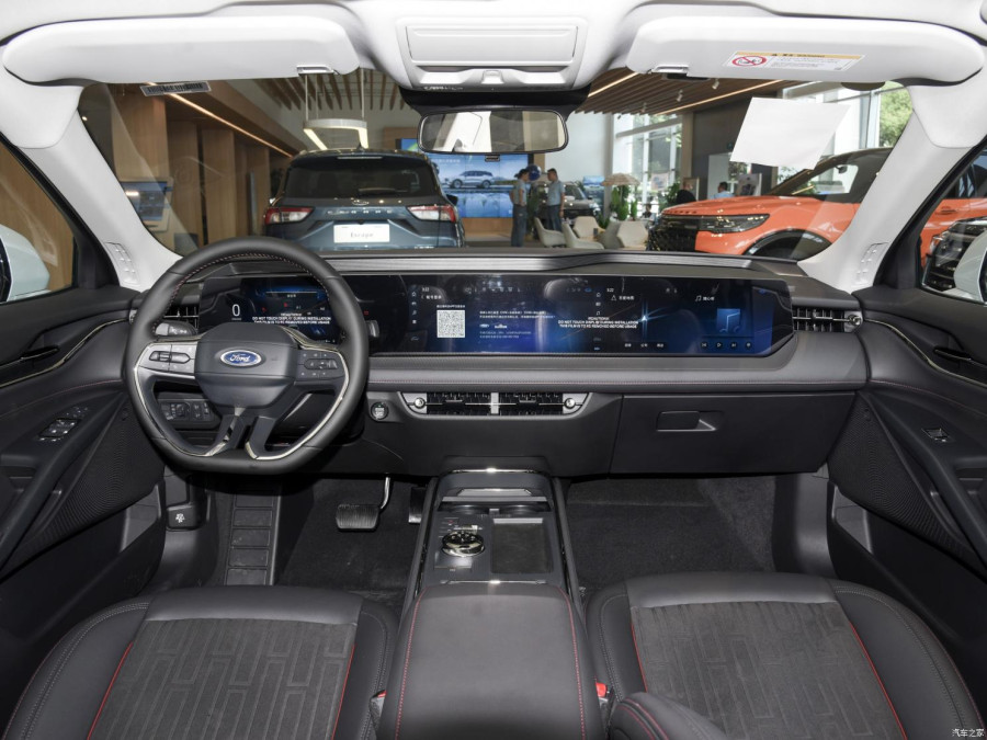 В Toyota Camry з'явився конкурент: компанія Ford презентувала бюджетний бізнес-седан за $20 500
