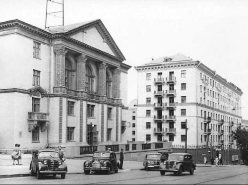 Які іномарки їздили Києвом в 50-х роках минулого століття