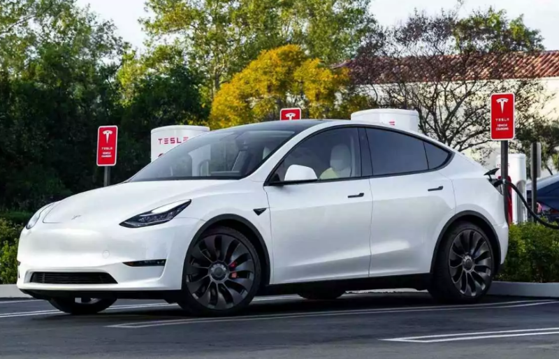 Конкуренція між Tesla та Toyota зростає: названо найпопулярніші в світі автомобілі