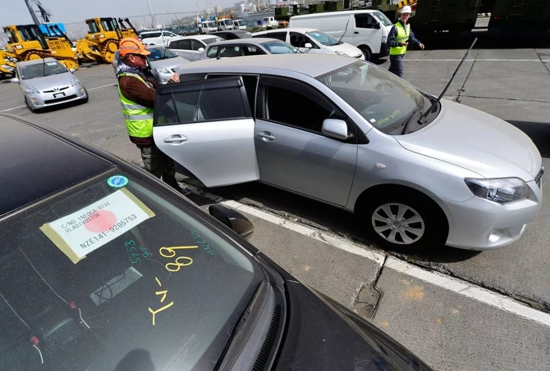 Японія обмежує експорт вживаних авто в росію: автомобілі використовують на війні в Україні