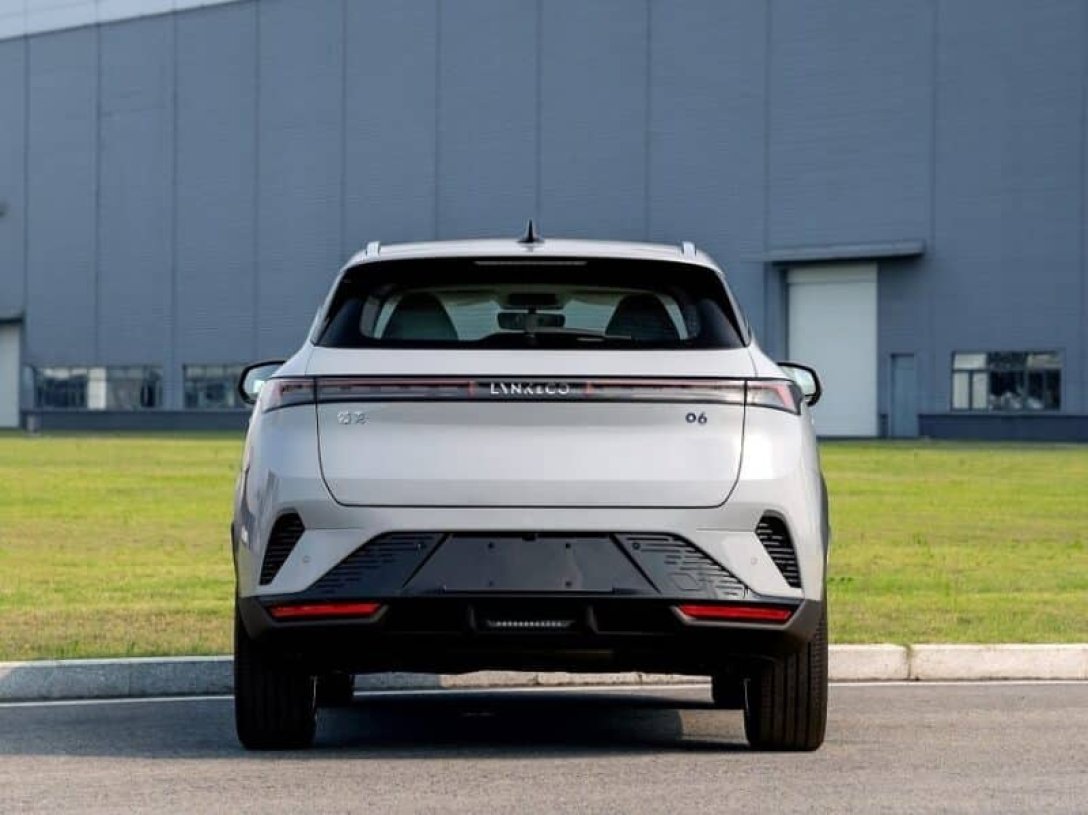Lynk & Co 06