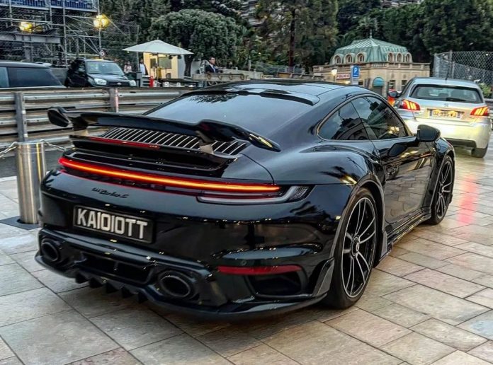 В Монако з'явився ексклюзивний Porsche на українських номерах