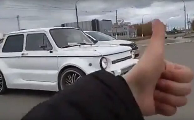 Старенький “Запорожець” тюнінгували до невпізнання: автомобіль отримав комплектуючі від Lexus та Toyota 