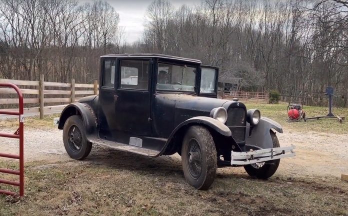 Знайдений Dodge 1924 року завівся після 83 років зберігання