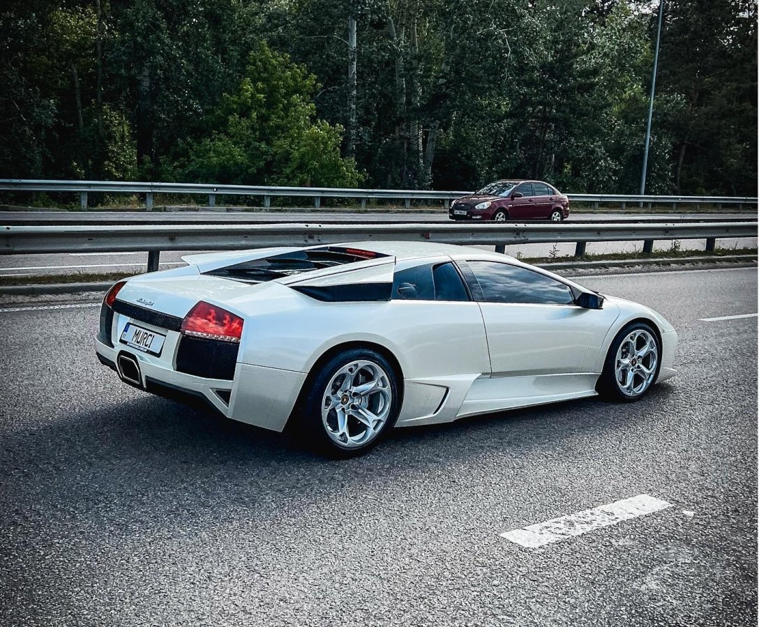 Екзотичний суперкар від Lamborghini потужністю 640 к. с. помітили на вулицях Києва