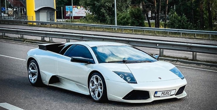 Екзотичний суперкар від Lamborghini потужністю 640 к. с. помітили на вулицях Києва