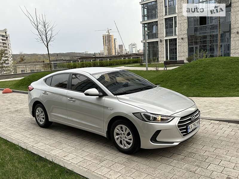 Hyundai Elantra