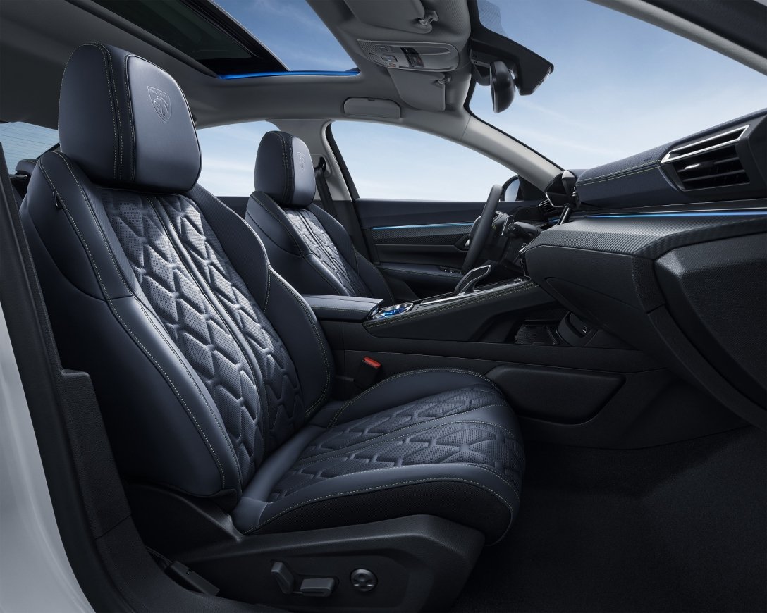Інтер'єр Peugeot 508 L 2023 