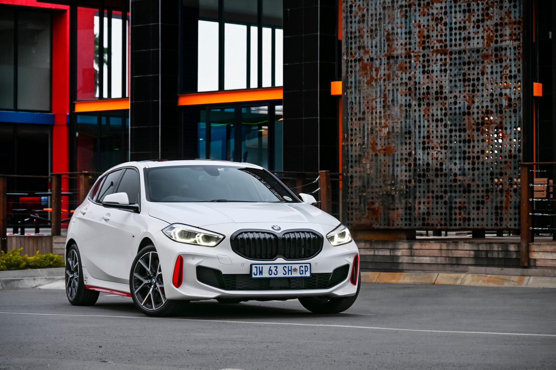 Хетчбек BMW 128ti