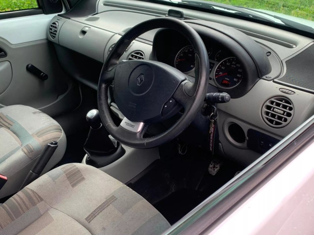 Салон в тюнінгованому Renault Kangoo