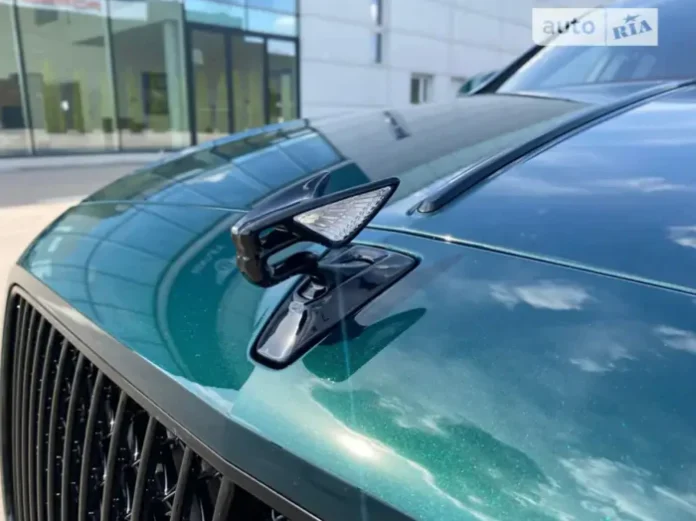 В Києві виставили на продаж люксовий Bentley за 13 мільйонів гривень