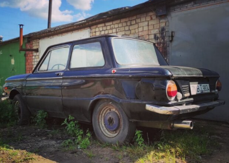 Незвичний “Запорожець”: в гаражі знайдено тюнінгований  ЗАЗ-966 