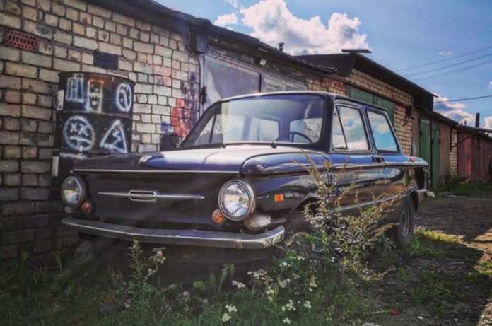 Незвичний “Запорожець”: в гаражі знайдено тюнінгований ЗАЗ-966