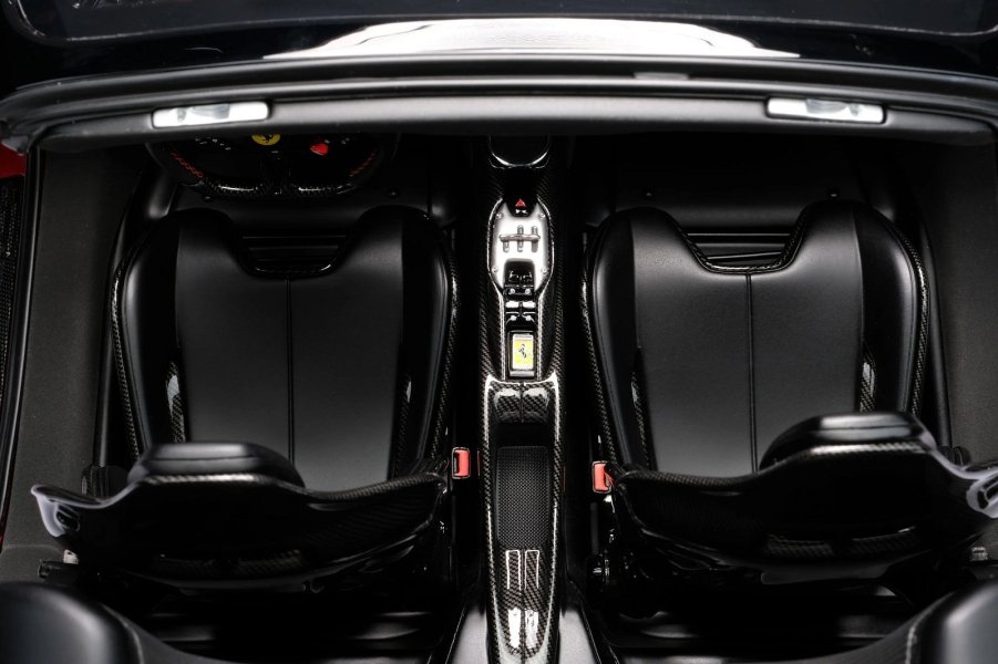 Не відрізнити від оригінала: створено копію суперкара Ferrari 296 GTS за $15 995