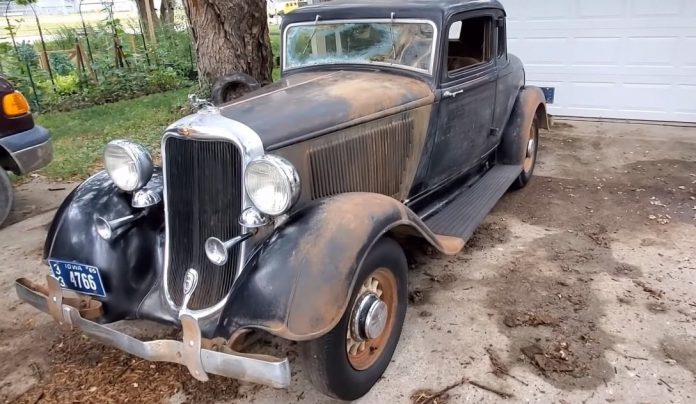Пів століття в гаражі: 90-річному Dodge Six Coupe завели двигун