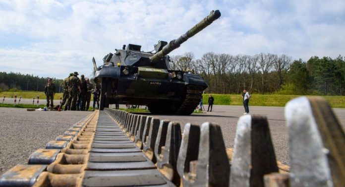 Хто витриваліший: Leopard 1A5 чи російський Т-54