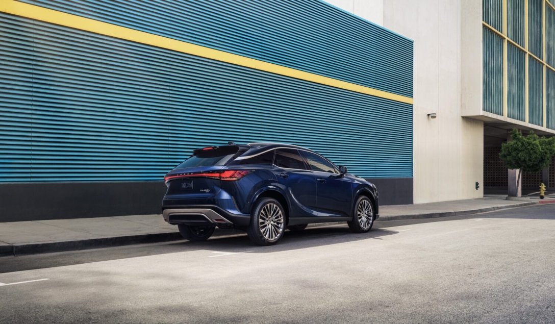 Новинка від Lexus з витратою пального 2,8 л на 100 км