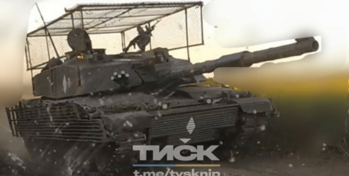 В мережі показали фото танка Challenger 2 з захисним «мангалом» (фото)