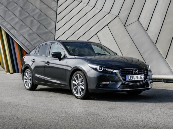 Купують без сумніву: експерти назвали топ-20 сімейних автомобілів з пробігом