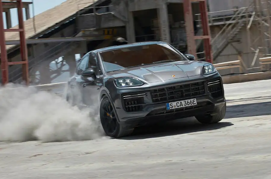 Porsche Cayenne Turbo E-Hybrid 2024