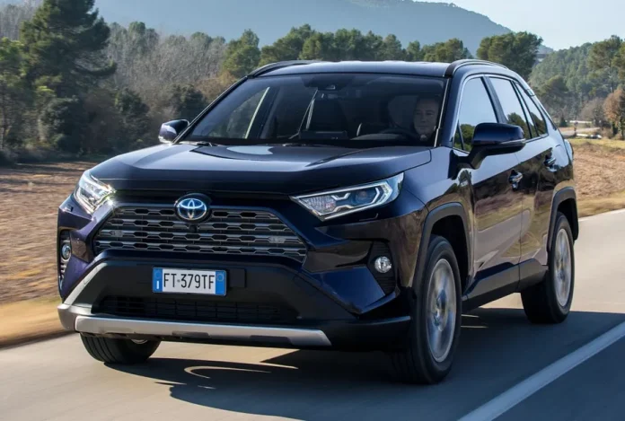 Українці визначили топ-3 нових та вживаних автомобілів з гібридною установкою