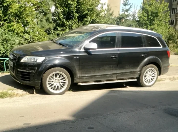 Примара з минулого: рідкісний дизельний Audi Q7 першого покоління потужністю 493 к. с. помічено в столиці