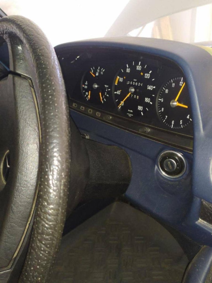 Мрія колекціонерів: в одному з гаражів Києва знайдено Mercedes-Benz W123 1982 року