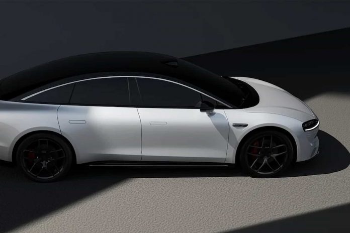 У Huawei обіцяють, що їхній новий електромобіль буде кращим за Tesla Model S