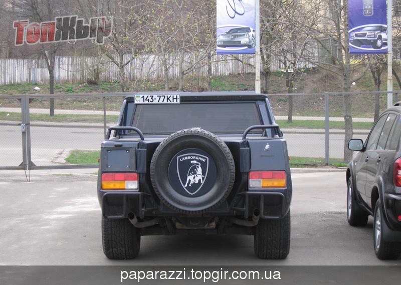 Покинута рідкість: в Києві знайшли ексклюзивний Lamborghini Military або LM-Американа потужністю 495 к.с.