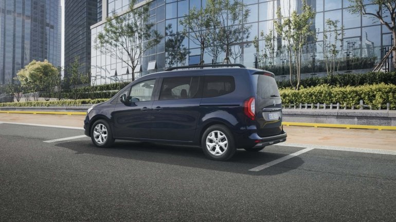 Оновлений Renault Grand Kangoo з 1,5-літровим турбодизелем готується до прем’єри
