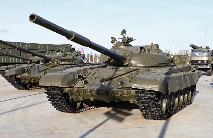 ЗСУ прямим попаданням FPV-дроном в люк знищили ворожий Т-72