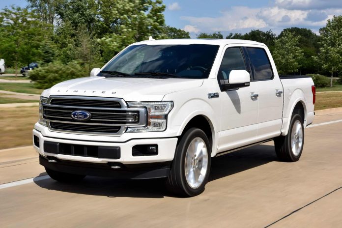 Власник Ford був у повному шоці: ремонт задніх ліхтарів обійшовся йому дорожче за 192 470 грн