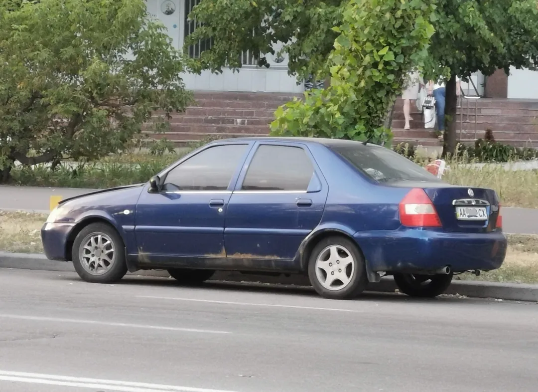 Невідома модель: в Україні з’явився автомобіль з кленовим листком, що витрачає 6,5 літрів на 100 км