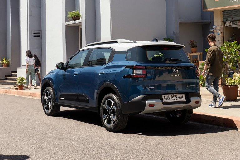 Новий кросовер від Citroen за $12 000 здивував своїми габаритами

