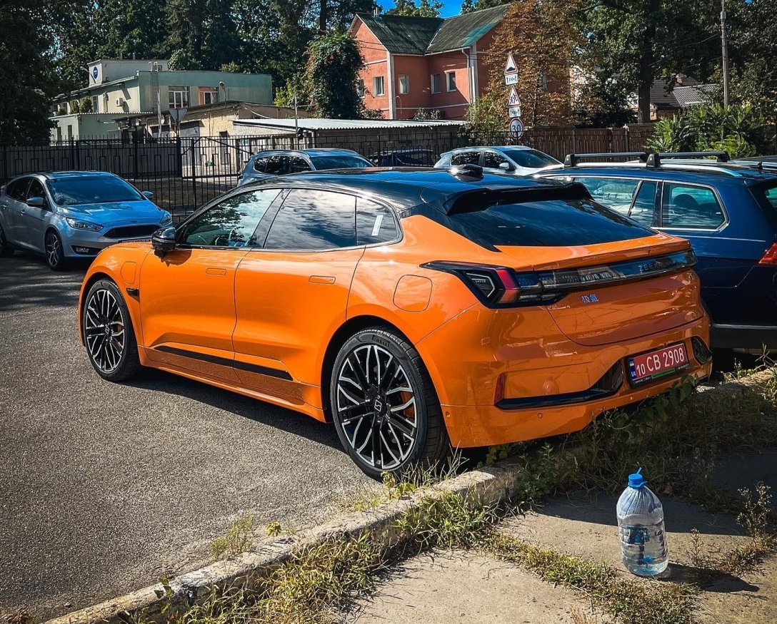 Zeekr 001