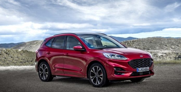Економічний гібридний кросовер Ford Kuga вже в Україні: подробиці та ціни