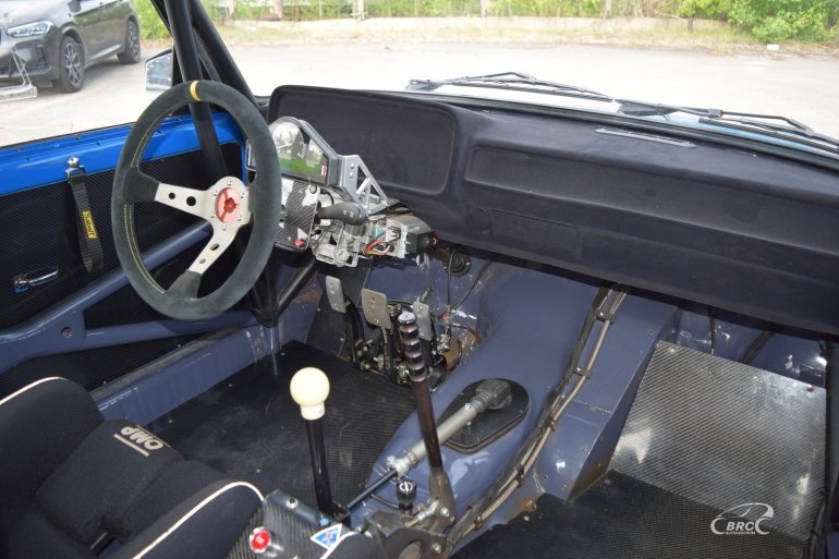 Lada за 72 125 євро: в Ризі знайшли копію відомого гоночного седана