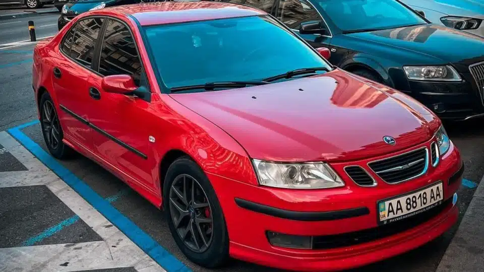 Рідкісний повнопривідний шведський седан з’явився в столиці: як виглядає преміальна модель