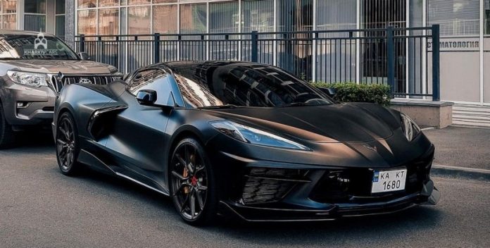В українських містах масово з’являються розкішні спорткари Chevrolet Corvette за $66 000