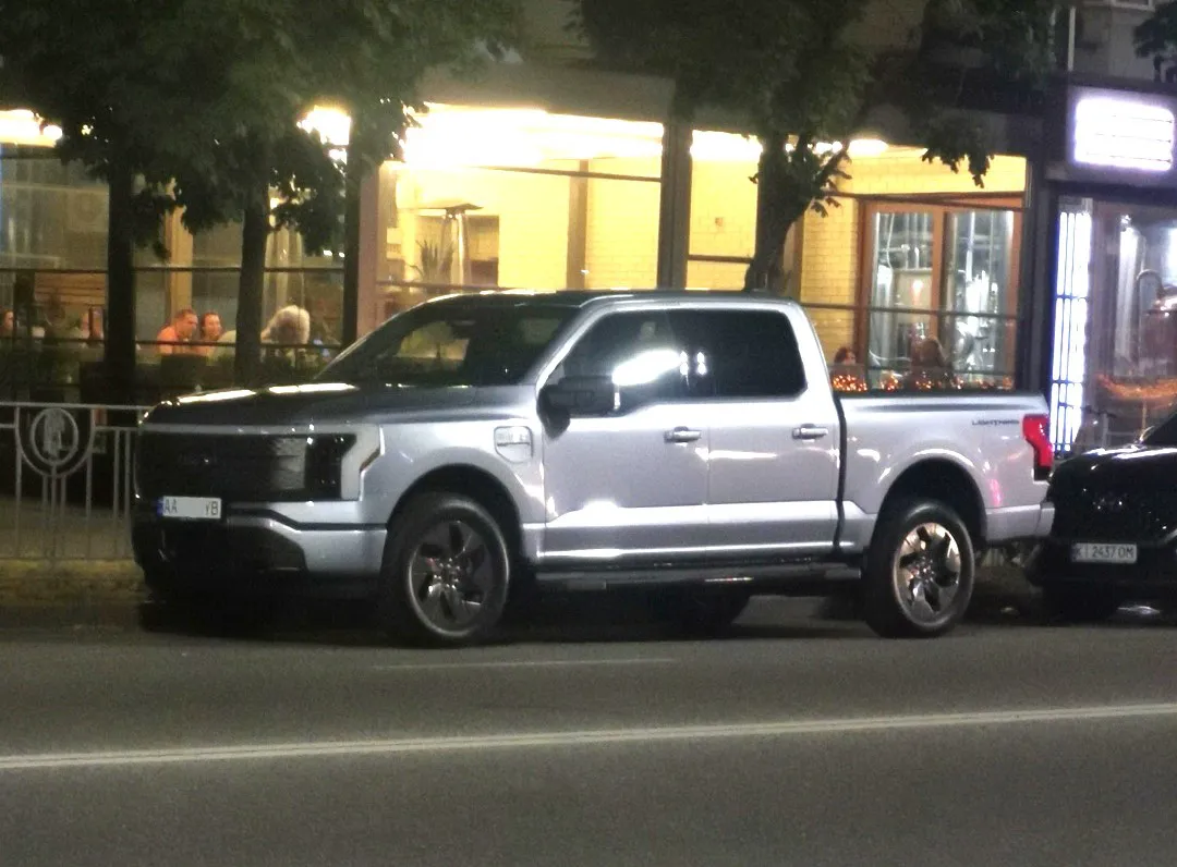 В Україні вперше з’явився рідкісний електричний пікап Ford F-150 Lightning