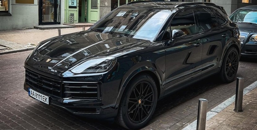 Porsche за 3 мільйона: в Києві помічено перший оновлений Porsche Cayenne 2023 потужністю 353 к.с.