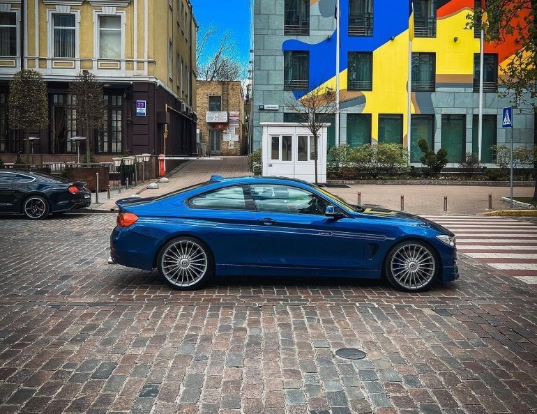 Рідкісний спорткар BMW помічений на вулицях Києва: модель потужністю 410 к. с. і 600 Нм