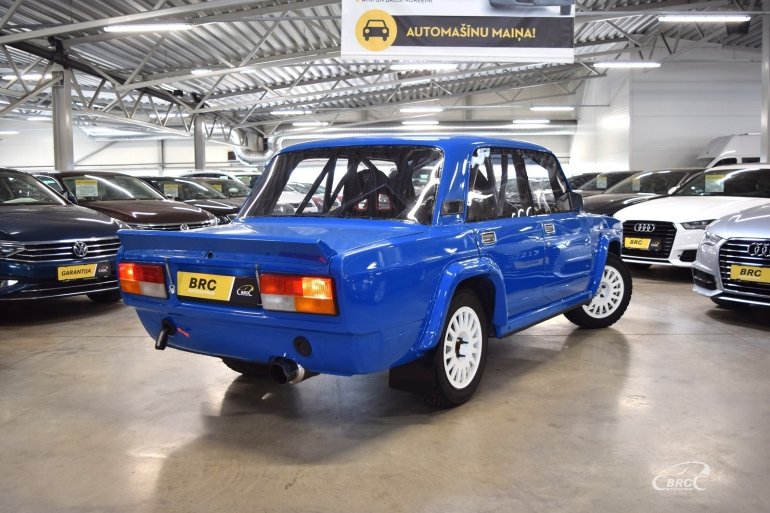 Lada за 72 125 євро: в Ризі знайшли копію відомого гоночного седана