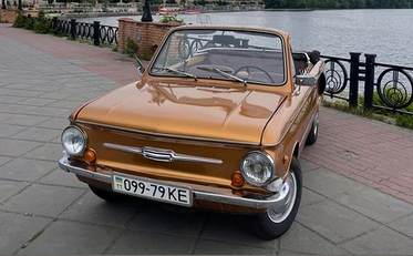 Золотий ЗАЗ-968 популярний, не менше за Rolls-Royce: розкішний тюнінг «Запорожця»