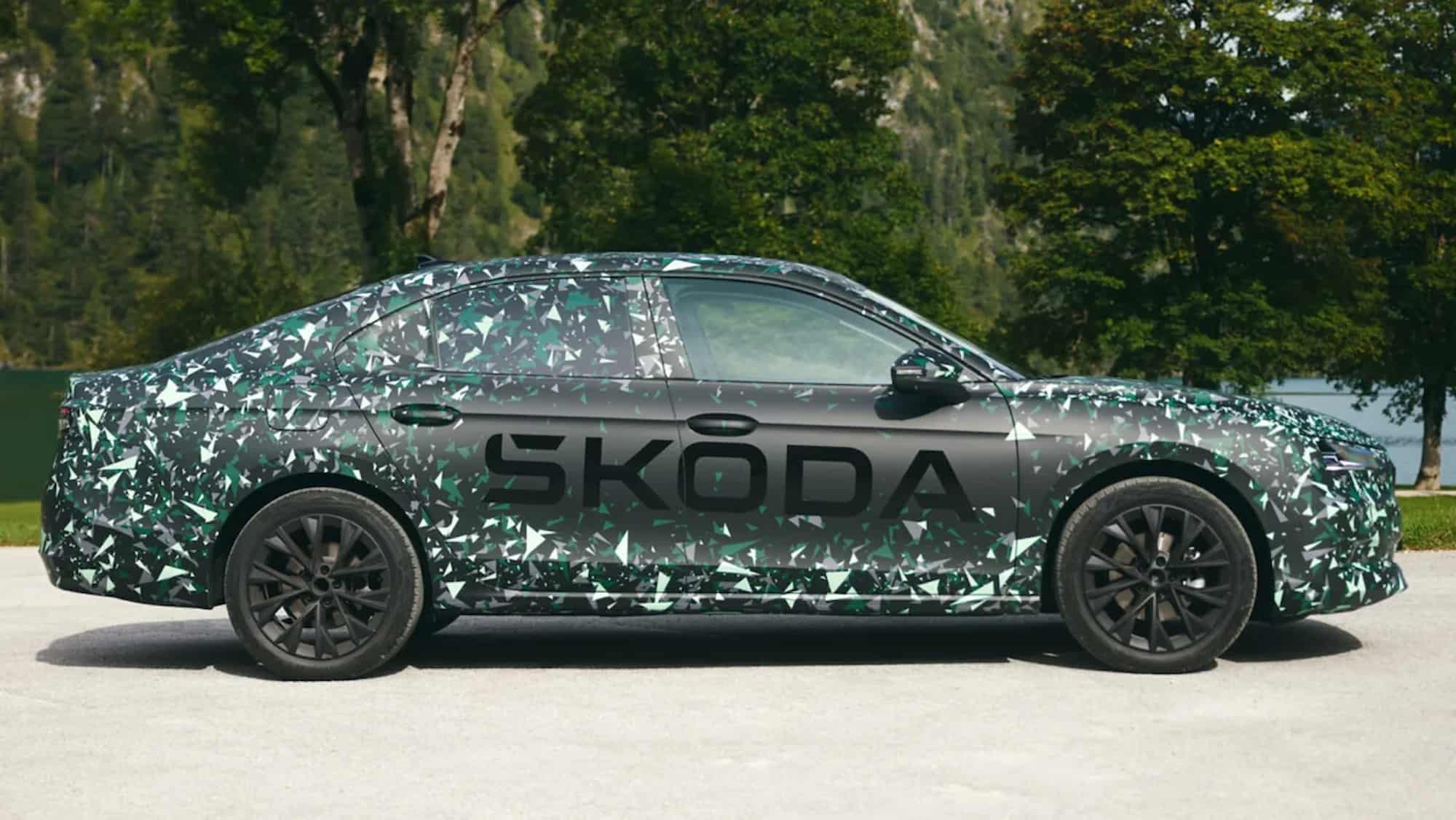 Skoda розкрила новий Superb: у нього буде одразу 2 типи кузова