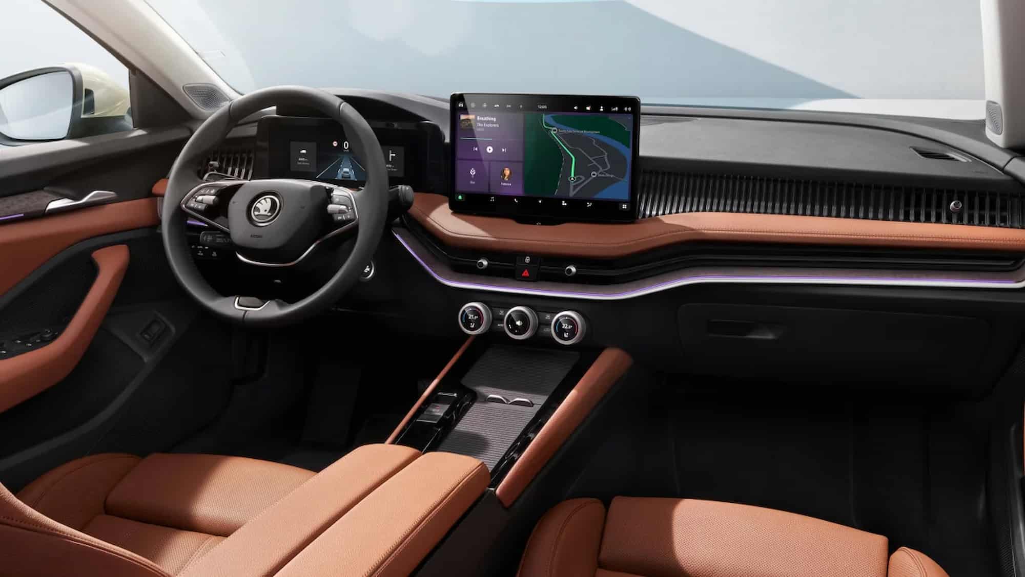 Skoda розкрила новий Superb: у нього буде одразу 2 типи кузова