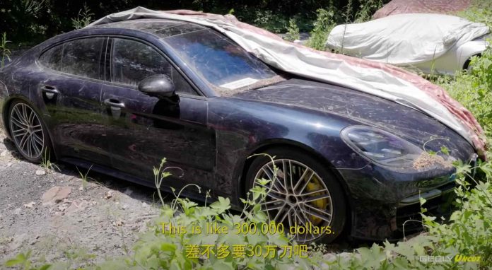 У Мережі показали цвинтар суперкарів з покинутими та іржавіючими Bentley та Porsche
